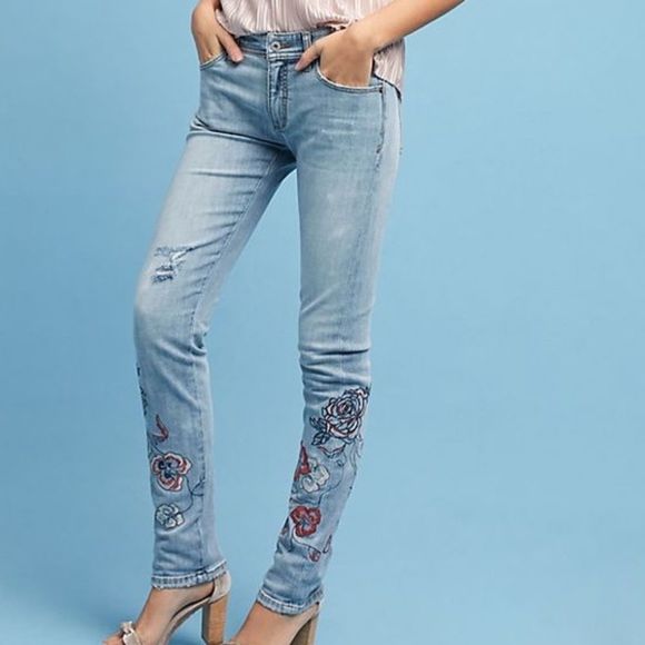Anthropologie Denim - Pilcro Slim Boyfriend Floral Embroidered Jeans 28